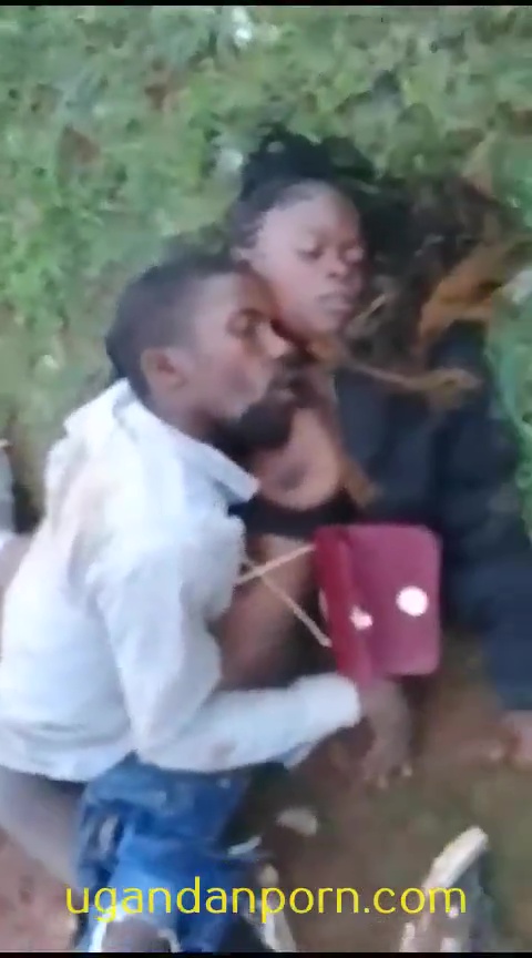 Drunk Couple Slept After Fucking on an Open Field Video